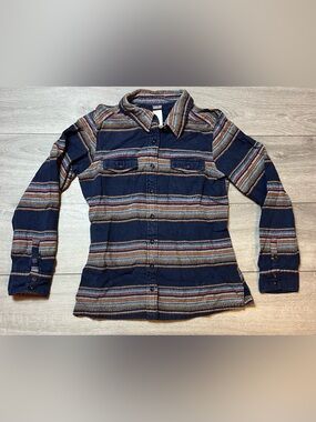 Women’s Patagonia Navy Fjord Flannel Size 4